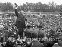 Entrée en guerre des Etats-Unis en 1917.  Juin 1917, discours du colonel Roosevelt à Mineola (Long Island).