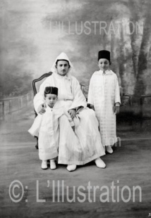 Le sultan du Maroc Sidi Mohammed et ses deux fils, 1937